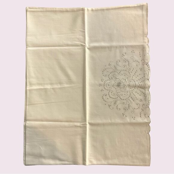 Belcrest Fine Percale Vintage 2pc Pillow Case Set - Picture 3 of 3